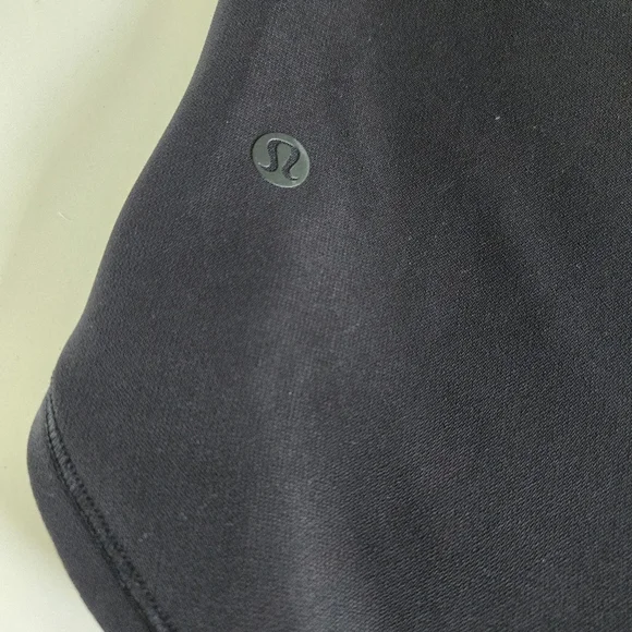 NWOT Lululemon On The Fly Skirt Woven Solid Black Elastic Waist Knee Length Sz 8 - Picture 7 of 7